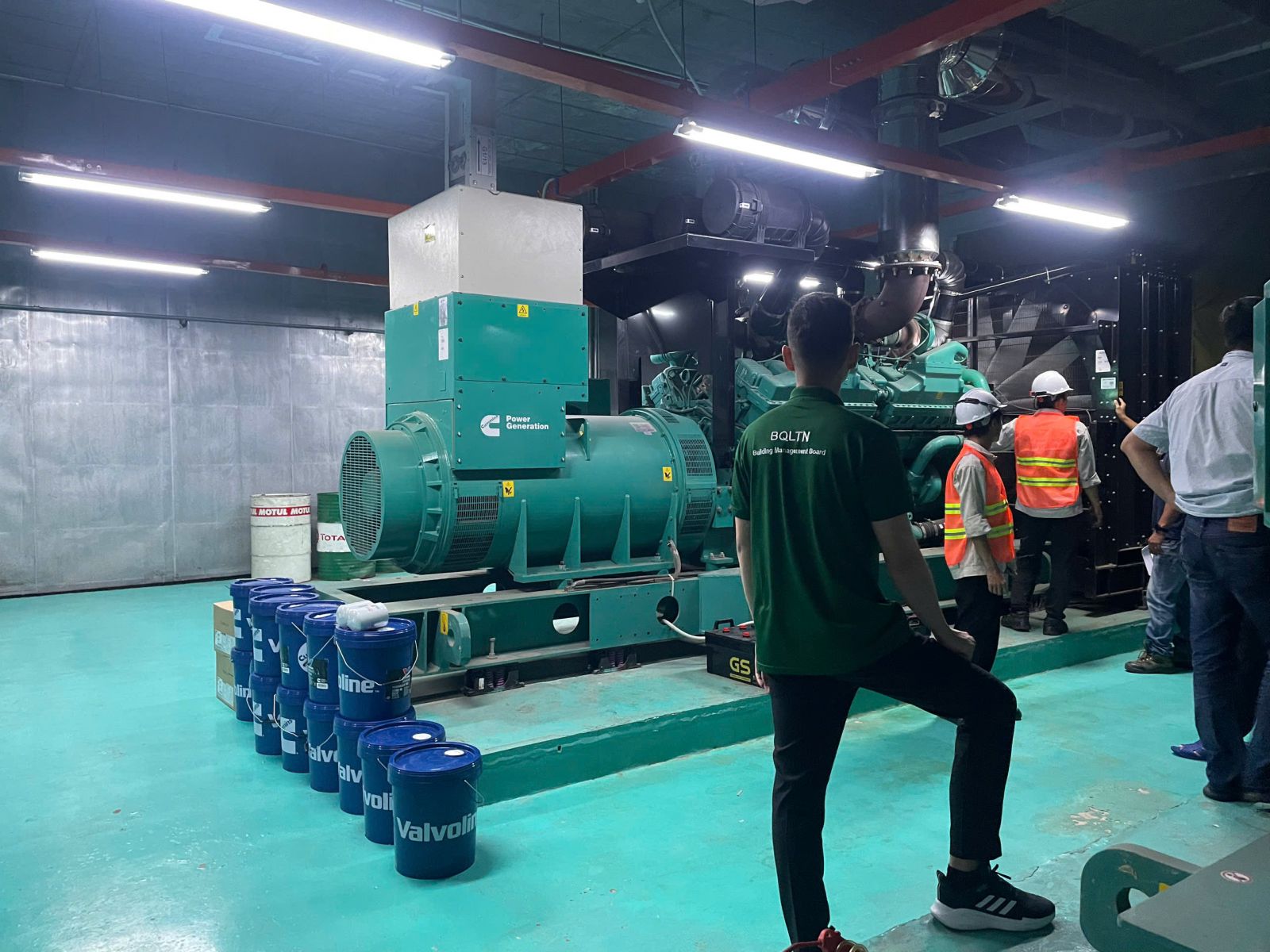 “Kỹ thuật viên bảo trì máy phát điện tại Bình Dương”